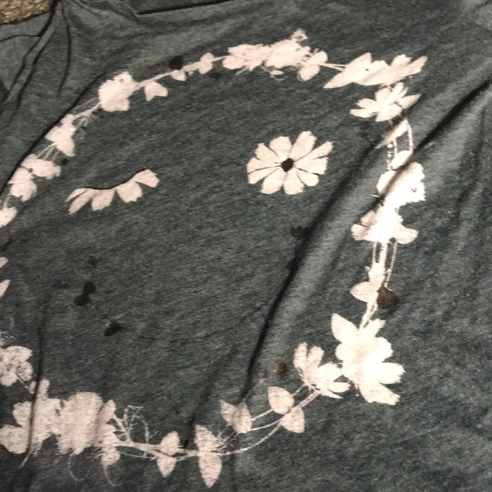 Old navy smiling face  shirt